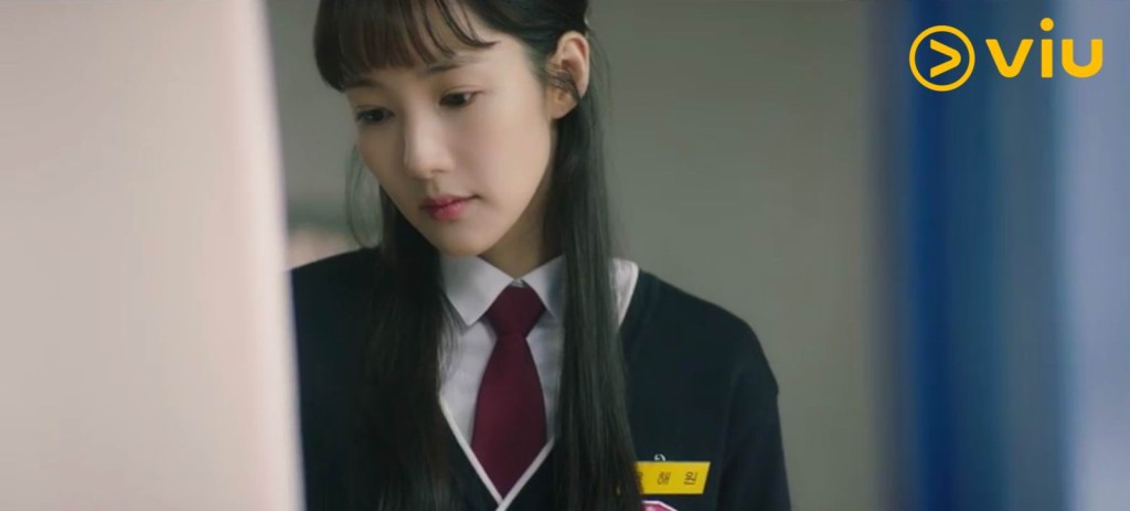 朴敏英這個學生造型好清純。