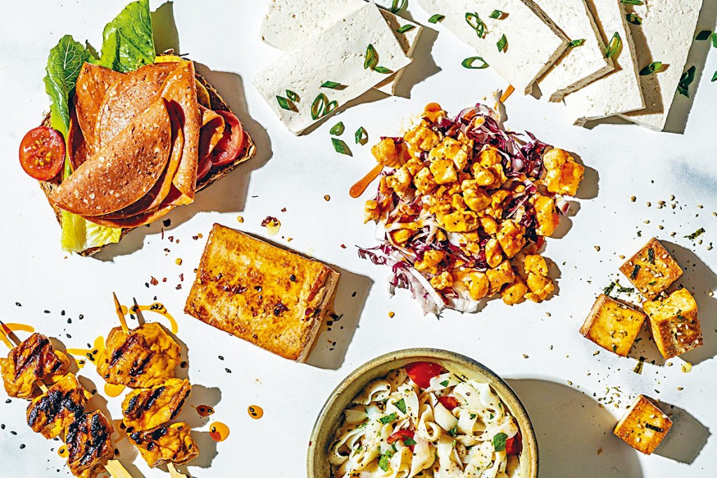 用豆腐做成的各種食品。