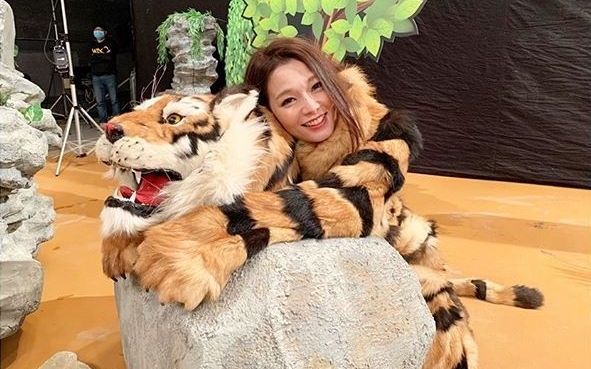 阿蟹扮老虎扮得好過癮。