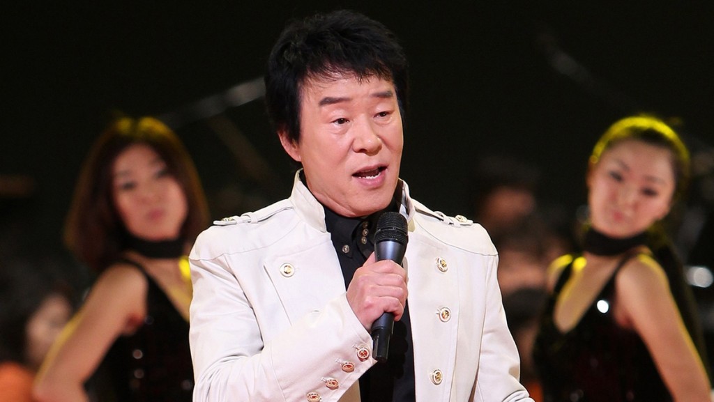 韓國傳奇「TROT四大天王」之一的宋大琯2025年2月7日傳出離世消息,享年78歲。 韓國傳奇「TROT四大天王」之一的宋大琯2025年2月7日傳出離世消息,享年78歲。