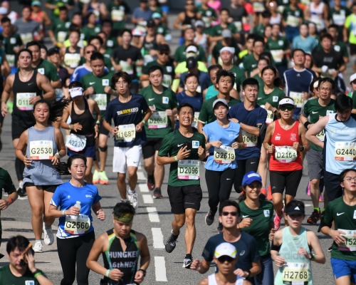 復辦的渣打香港馬拉松，吸引不少市民參加。