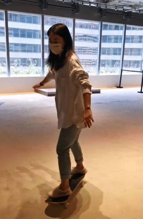 仲可以扭動。