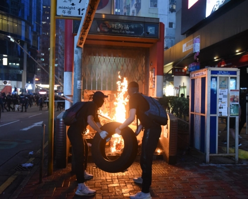 政府嚴厲譴責蒙面暴徒大肆破壞。