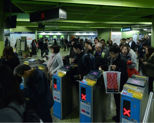 港鐵今日公布業績,去年盈利按年上升64%至168.3億元。