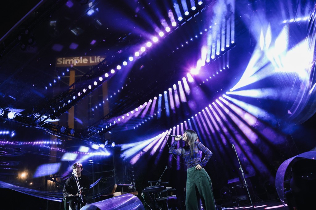 白安登上簡單生活節微風舞台。 白安登上簡單生活節微風舞台。