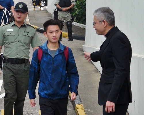 管浩鳴指代表律師正處理簽證問題。資料圖片