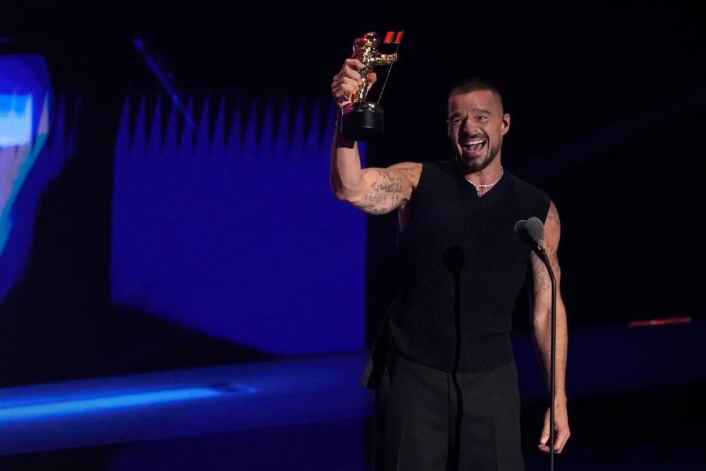 Ricky Martin獲頒「拉丁Icon獎」。 Ricky Martin獲頒「拉丁Icon獎」。