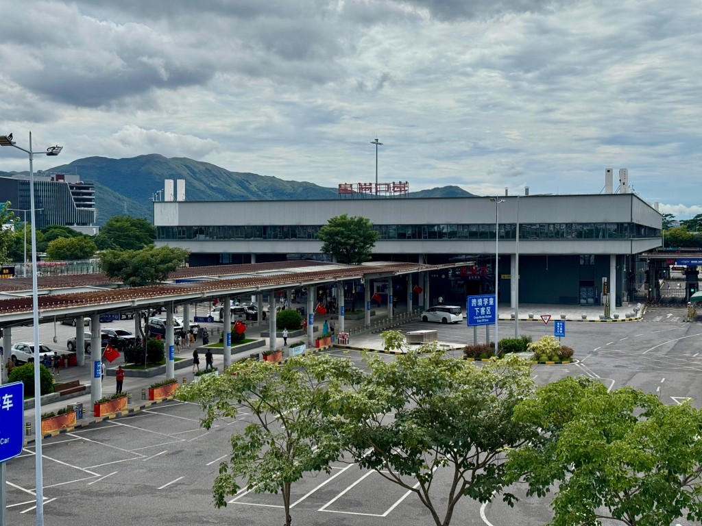 隨著新皇崗口岸開通，舊皇崗口岸將完成歷史使命。 麥鍵瀧攝