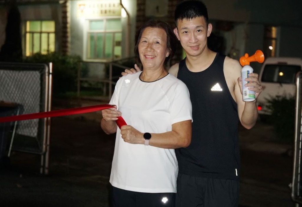 蘇媽媽席間似踢爆兒子秘密.....