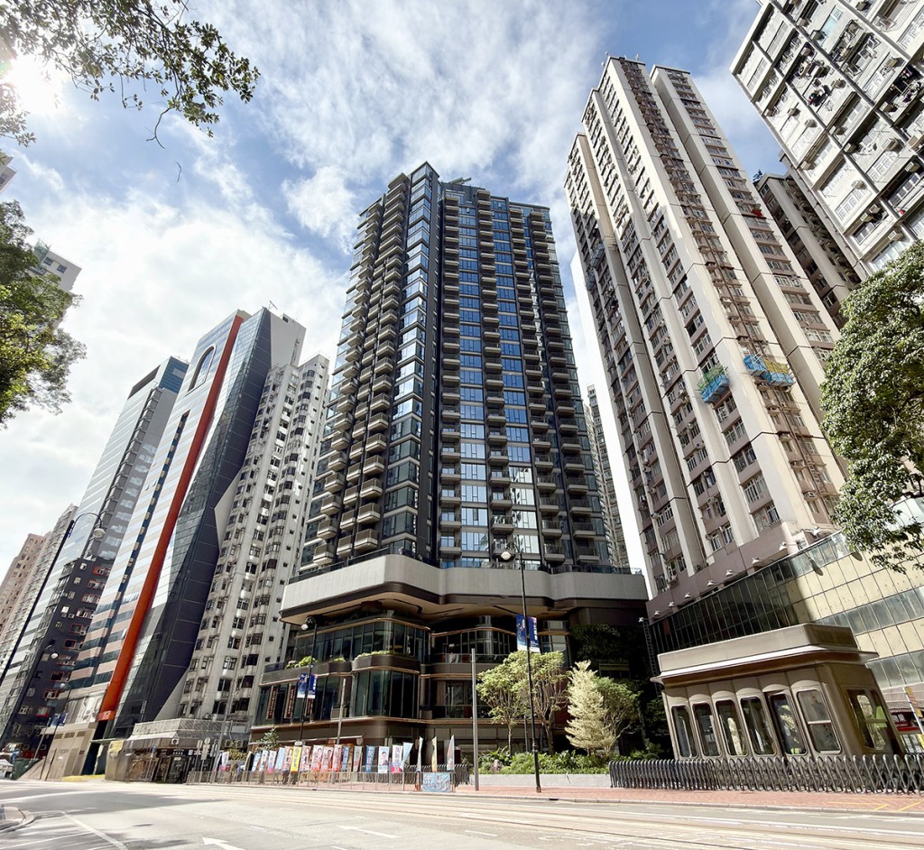 鄧灝康表示，北角101 KINGS ROAD最近以現樓形式展開新一階段銷售，並接連錄成交，反映市區項目受追捧。