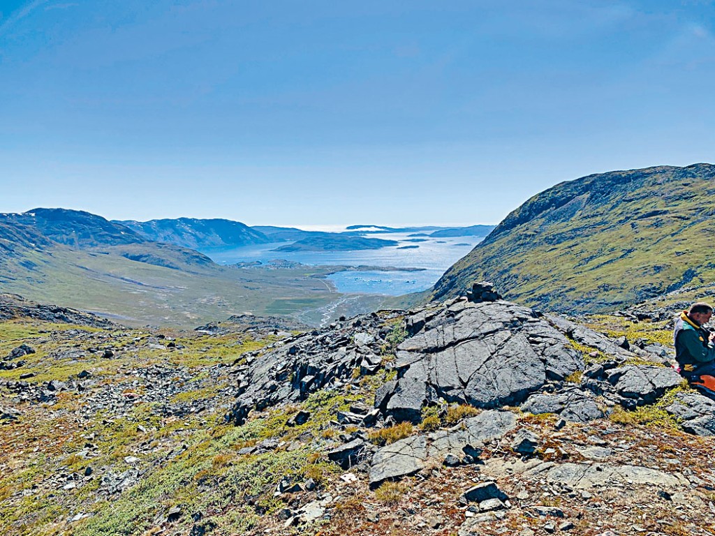 格陵兰矿业公司去年七月发布的科瓦内湾照片。