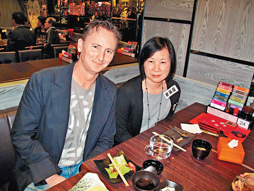 河國榮與妻子結婚多年,有指其妻月前去世令他悲痛難忍。