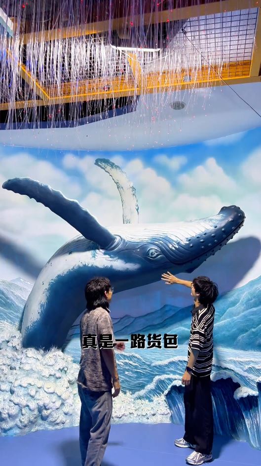 「狼尾兄弟」憑細膩、立體感強烈的浮雕壁畫成功創業。抖音@狼尾兄弟的浮雕VLOG