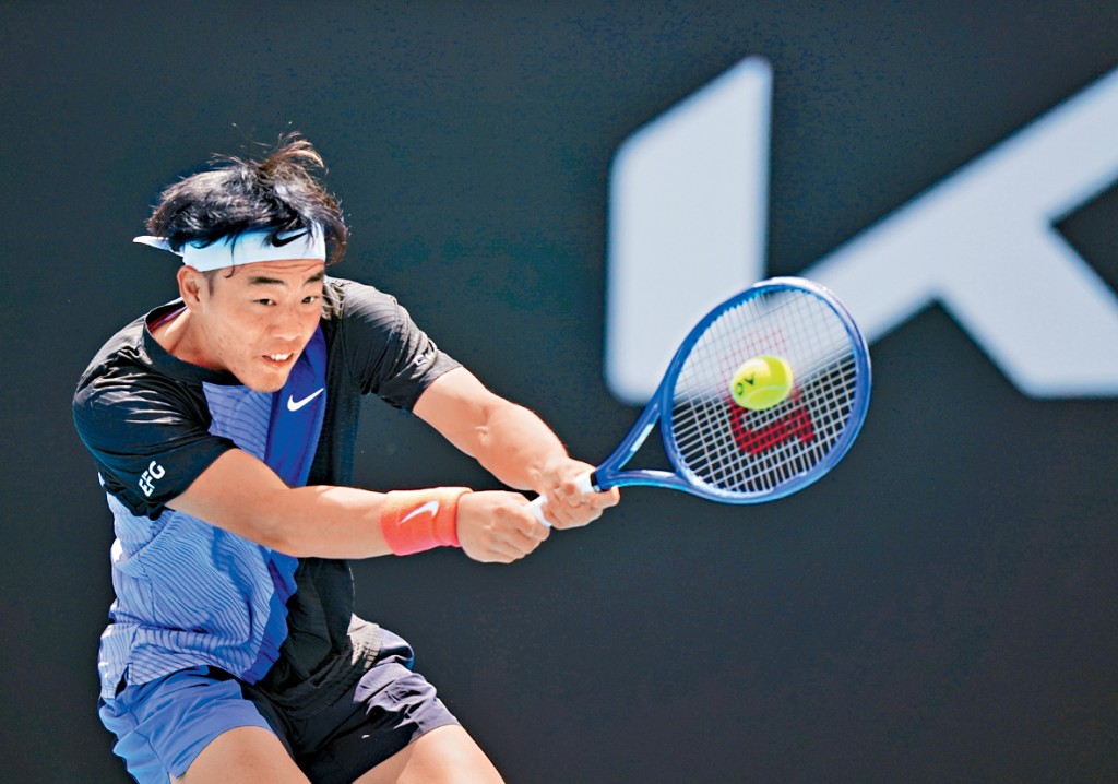 黃澤林不敵伊默。