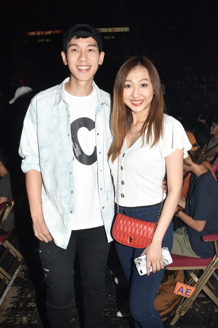 關智斌處男騷獲一眾好友支持