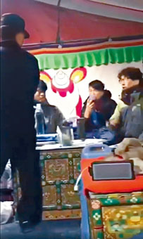 ■港大學生會校園電視在面書專頁，貼出本港大學生在西藏珠穆朗瑪峰大本營被公安扣查的片段。