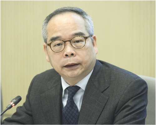 刘江华指循3个方面展开私人游乐场地契约的公众咨询。