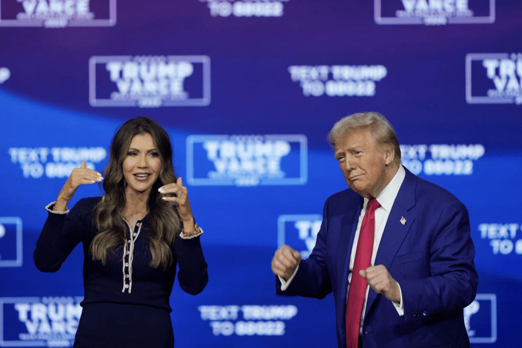 特朗普周四宣布，撤換飽受爭議的國土安全部長諾姆。美聯社