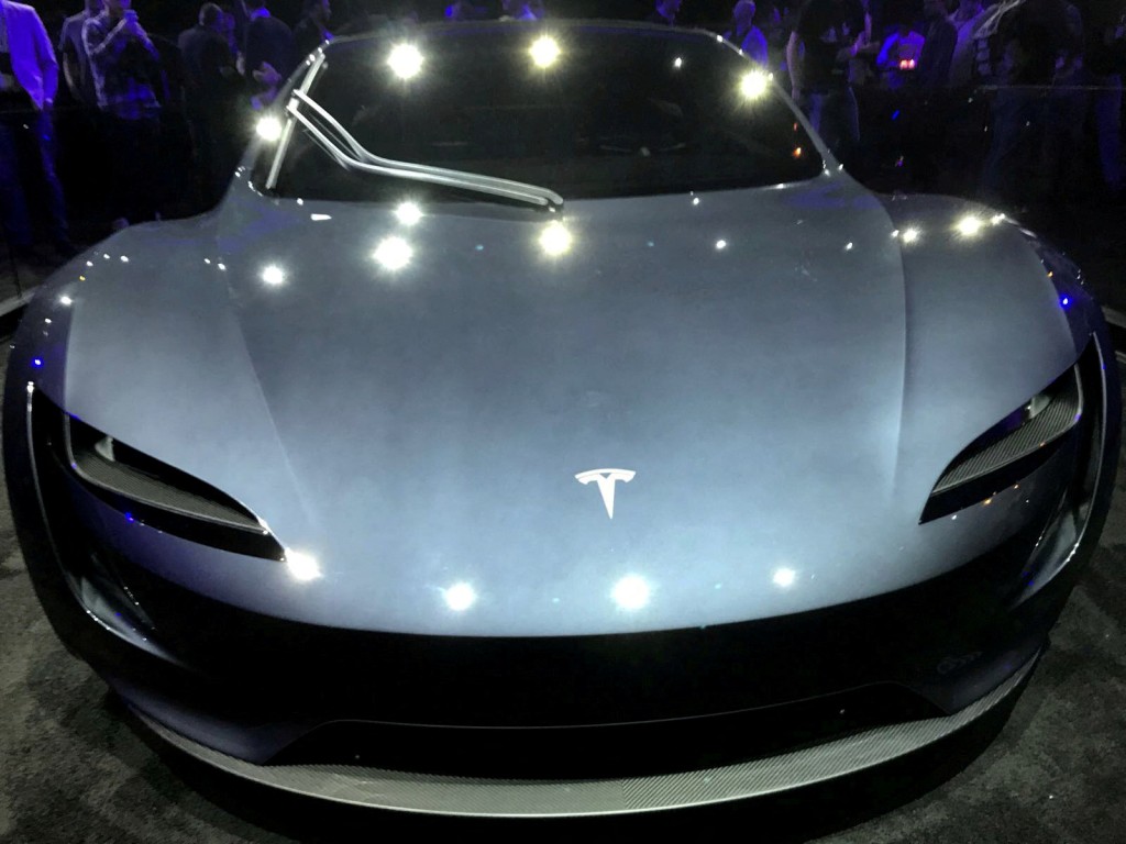  特斯拉2017年發表第2代電動跑車。路透社