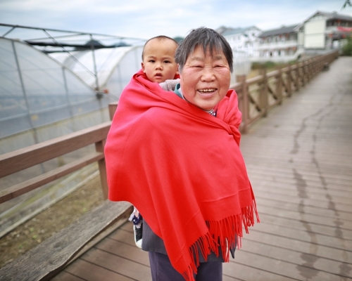 為鼓勵生育，上海浙江等地都計畫增加婦女生育假。新華社資料圖片