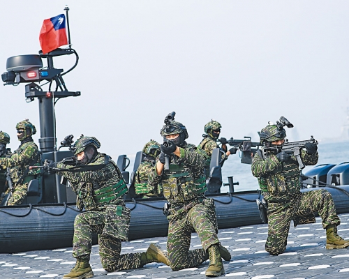台海軍陸戰隊員,年初在高雄左營舉行操演。