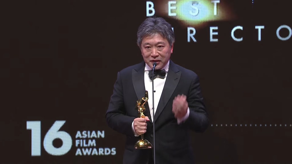 是枝裕和憑《孩子轉運站》獲頒最佳導演。