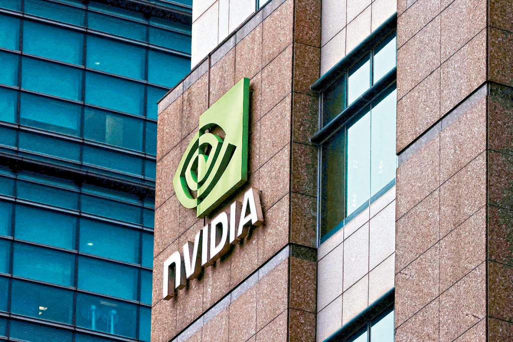 Nvidia市值逼近5萬億美元。