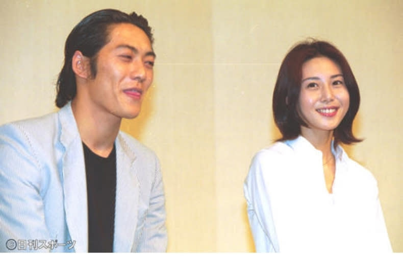 反町隆史与松嶋菜菜子于2001年宣布婚讯，至今已结婚22年。