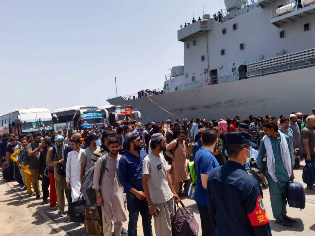 巴基斯坦僑民登「微山湖艦」撤離蘇丹。