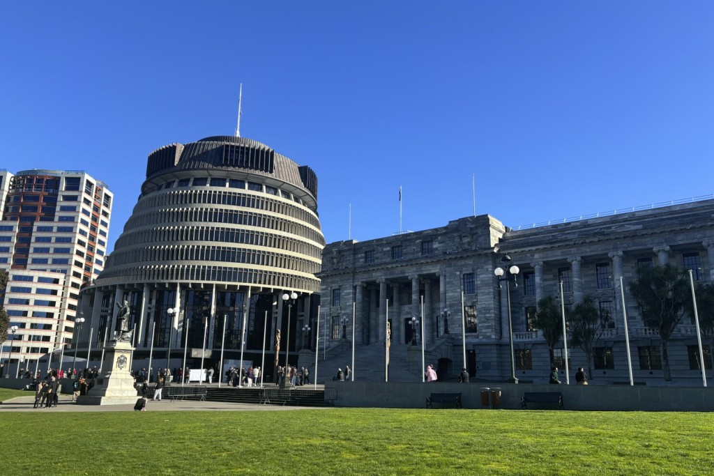 紐西蘭政府放寬了簽證規定,包括將專注於高風險投資類別的最低資金要求降低。美聯社 紐西蘭政府放寬了簽證規定,包括將專注於高風險投資類別的最低資金要求降低。美聯社