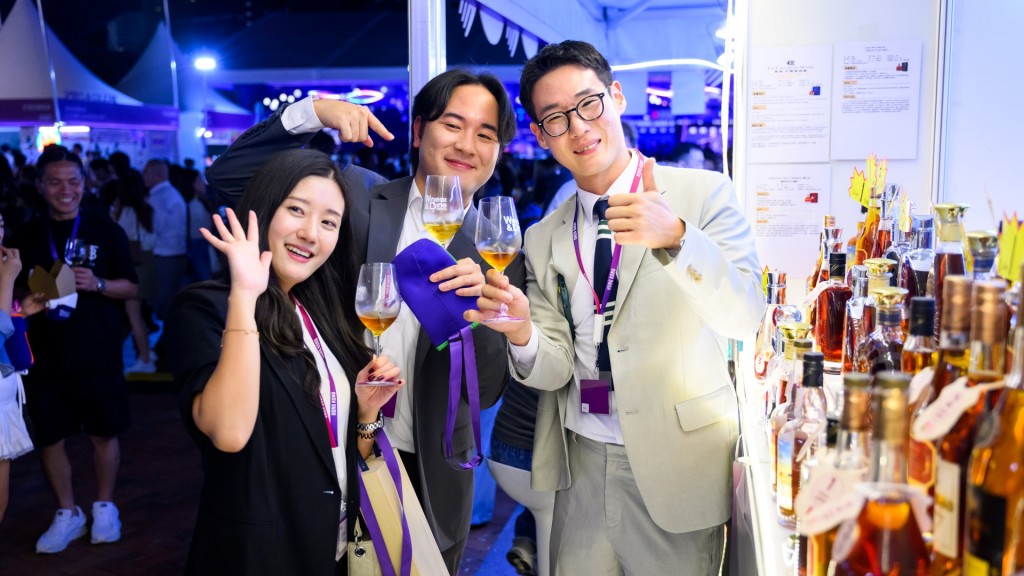 旅發局邀請會獎旅遊業界及會展旅客投入「香港美酒佳餚巡禮」,這項年度旗艦盛事。旅發局圖片