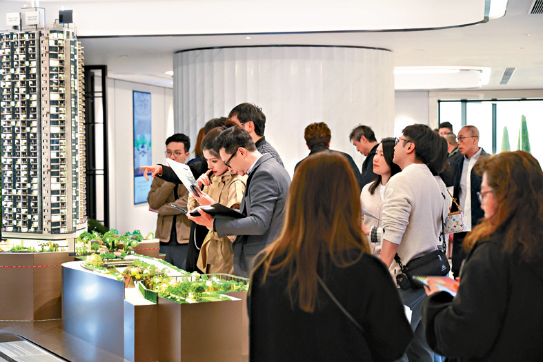 DEEP WATER SOUTH 6A期首度開放示位供公眾參觀，吸引逾1000人次到場。