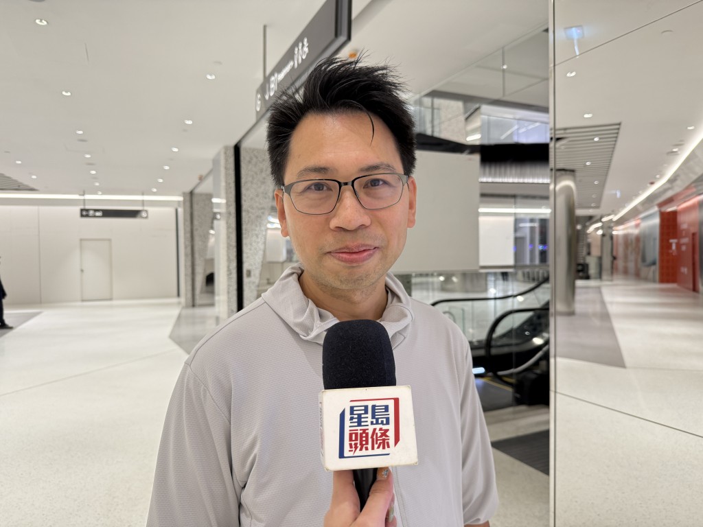 鄭先生形容商場設計獨特，感覺較一期商場為佳。