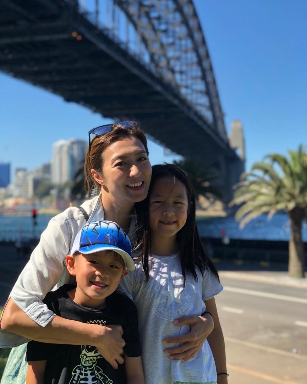 姚嘉妮有一女一子。