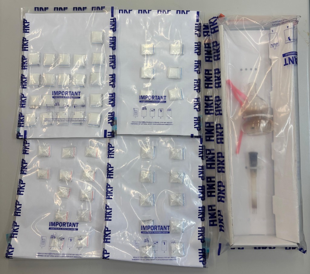 行動中檢獲的毒品總市值約二萬九千五百元。警方圖片 行動中檢獲的毒品總市值約二萬九千五百元。警方圖片
