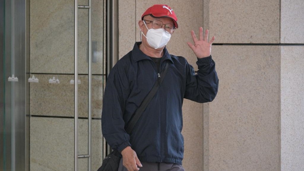 68歲被告李解新離開法院。