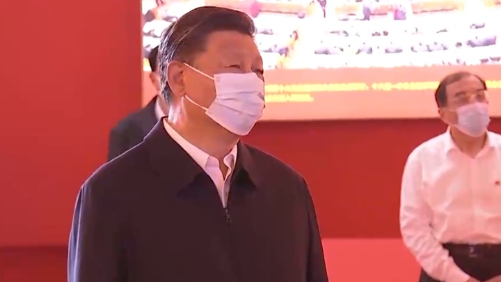 习近平自出席16日结束外访后首度露面。央视画面截图