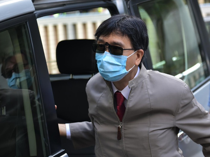 袁國勇下午到眼科中心了解情況。