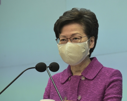 林鄭月娥表示，女性官員的比率為三成四，她有信心可以達到三成五的目標。