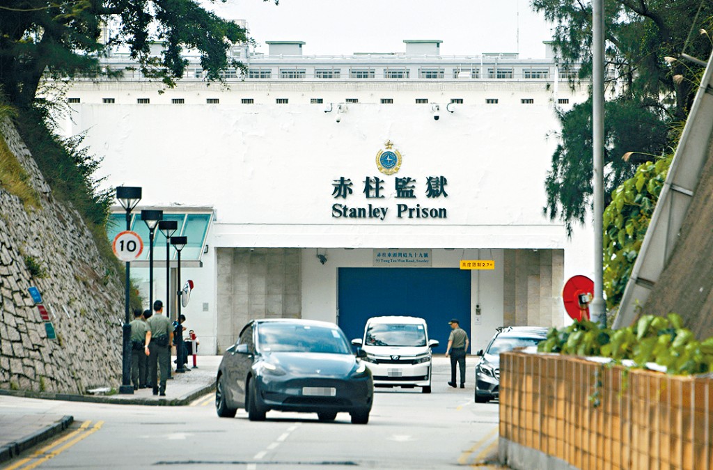 鄧炳強指,修訂是為了強化懲教執法效能,加入維護國安的元素。