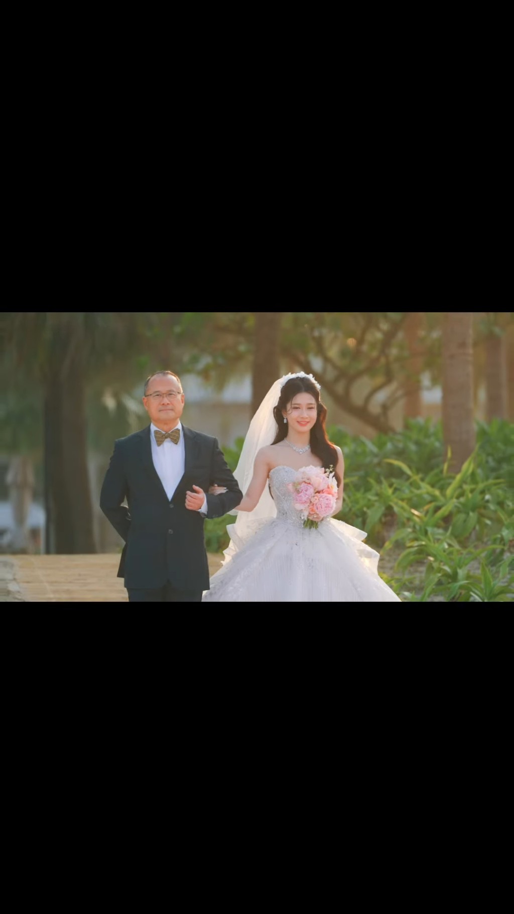 蔡頌思的婚宴在越南舉行,依然奢華又浪漫。 蔡頌思的婚宴在越南舉行,依然奢華又浪漫。