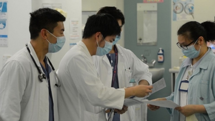香港公立醫院前綫醫生不足,醫管局向海外「搶人才」。資料圖片
