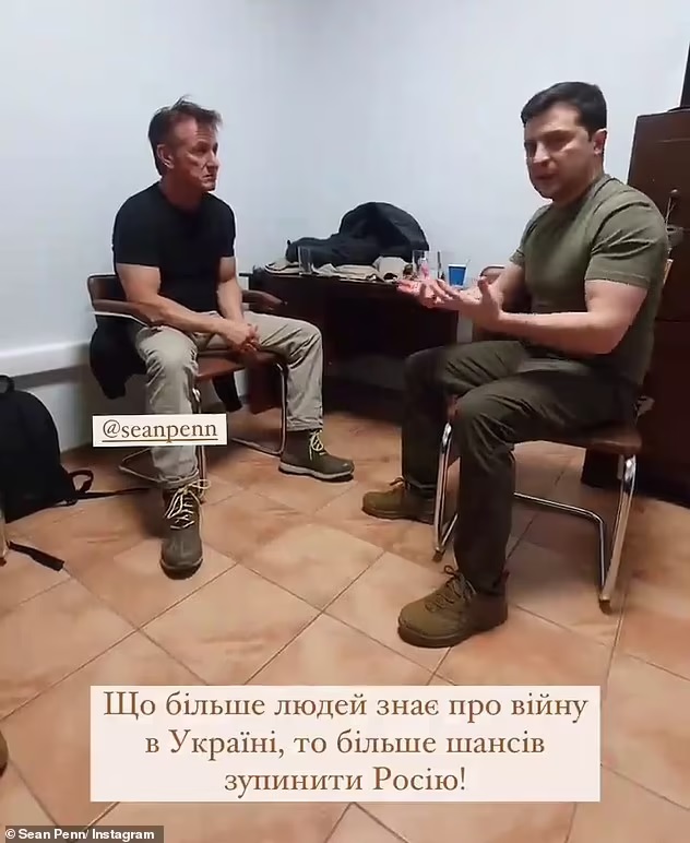 辛潘（左）上月飛到基輔與烏克蘭總統會面，並拍攝俄烏戰爭紀錄片。