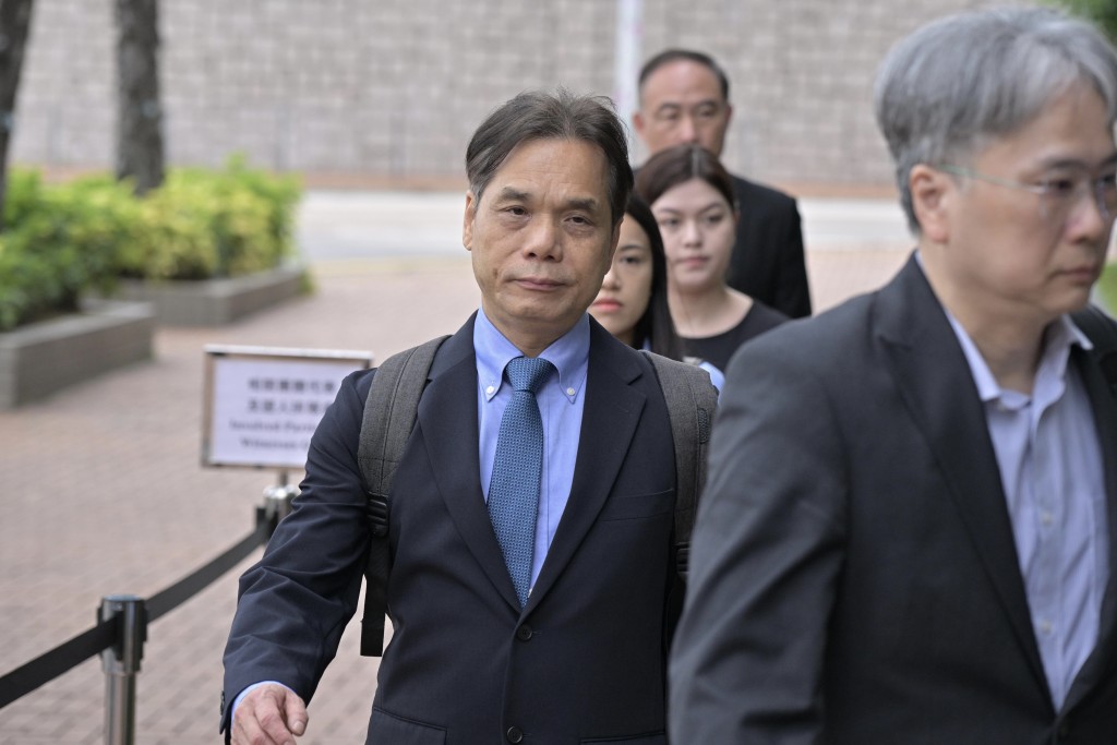 古小平承認,後樓梯生口、發泡膠封窗、棚網是否存在風險、被動消防裝置是否合規、棚架會否造成危險,均屬ICU管轄範圍。蘇正謙攝 古小平承認,後樓梯生口、發泡膠封窗、棚網是否存在風險、被動消防裝置是否合規、棚架會否造成危險,均屬ICU管轄範圍。蘇正謙攝