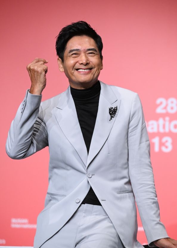 周润发去年获韩国第28届釜山影展颁发「亚洲电影人奖」。