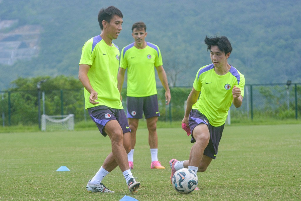 港隊U23男足周一在賽馬會香港足球總會足球訓練中心進行操練。攝影：魏國謙