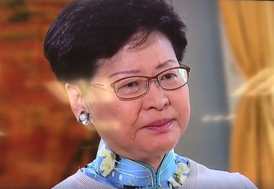 林鄭被問「有無賣港」一度落淚。