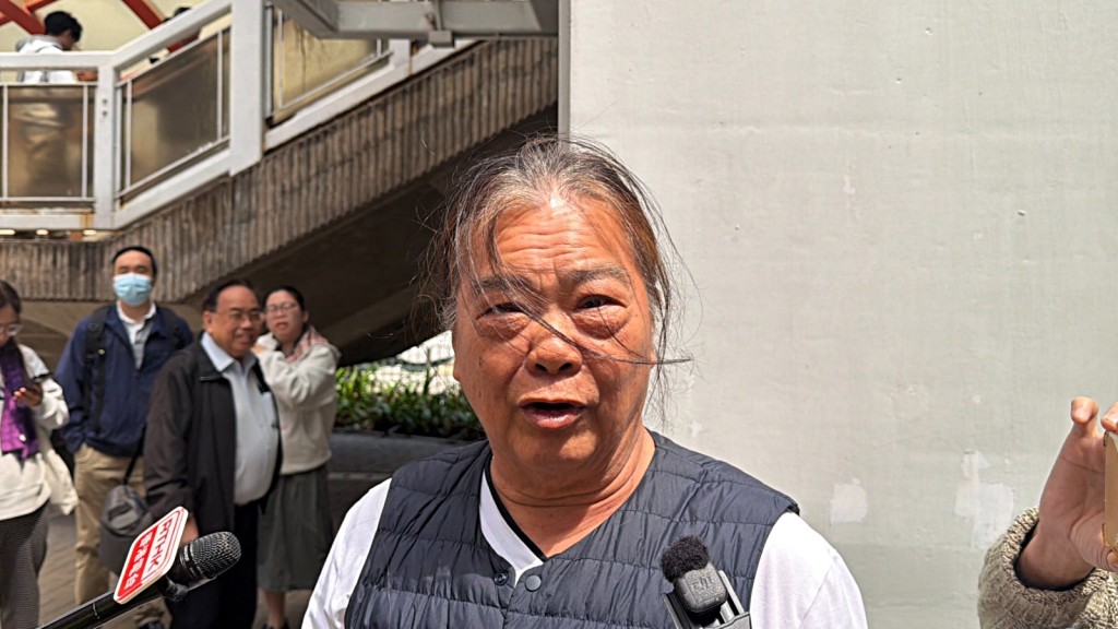 李先生。 李先生。
