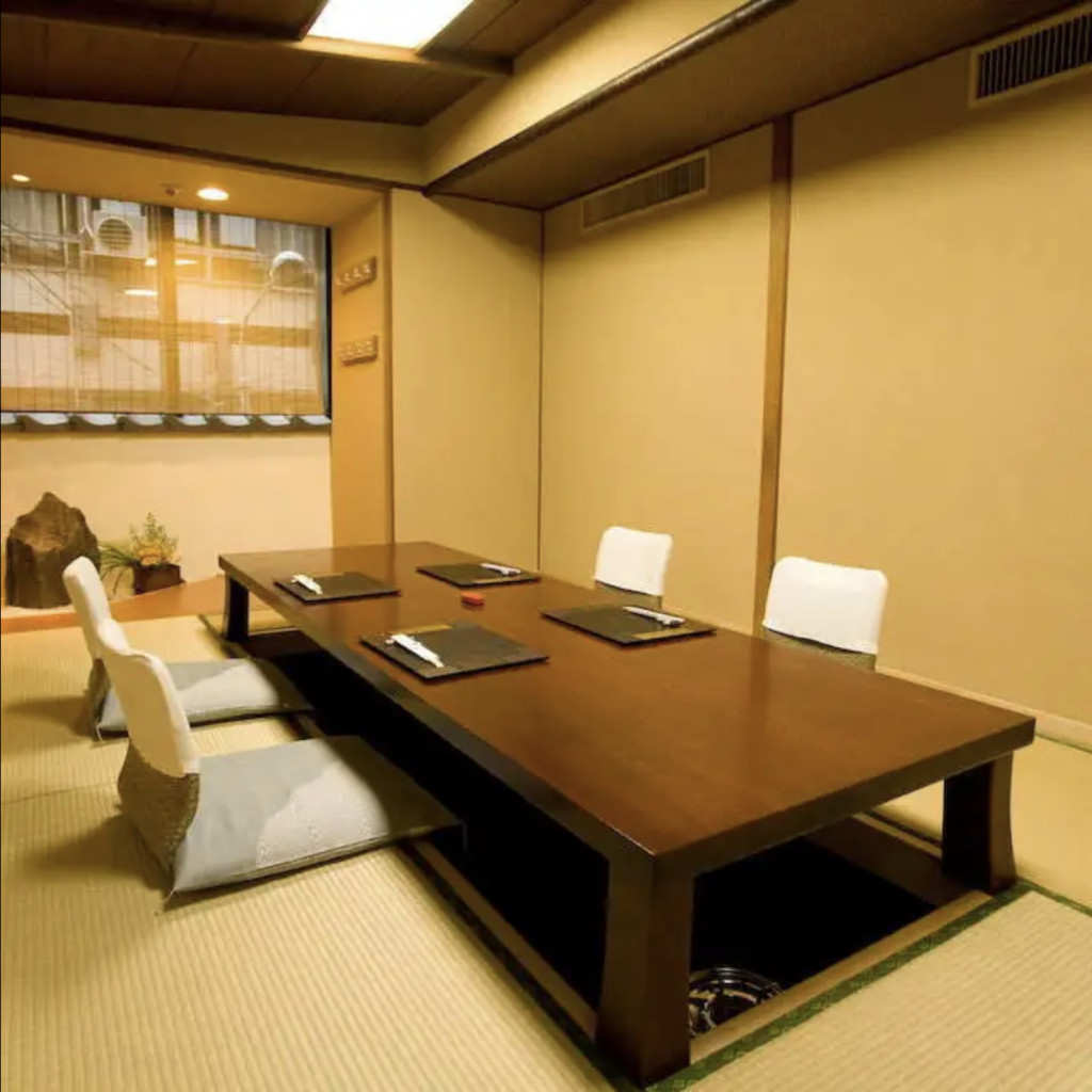 銀座吉澤的個室寬敝舒適。 網上圖片