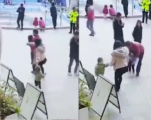 男子在家人旁邊強行抱走女童,被家長發現拉住,事後男子辯稱開玩笑。(網圖)